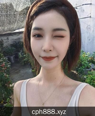 短发健身御姐