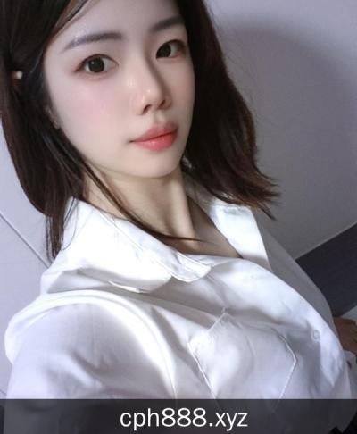 月亮岛梨花