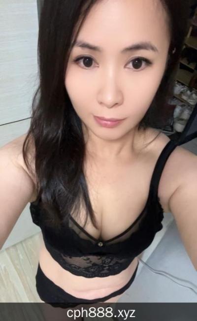 韵味风骚美少妇