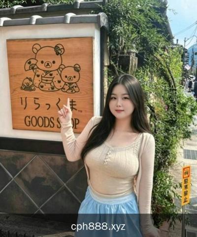 丰乳肥臀甜妹梦儿