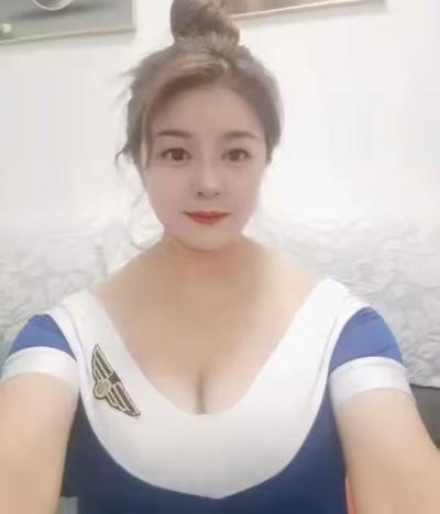 官渡区大胸风骚妹子小酒窝