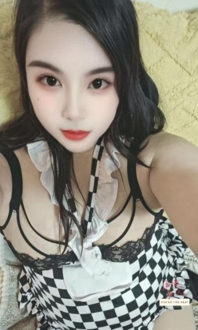 服务型美乳少妇