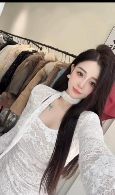 花果园钱多多小姐姐