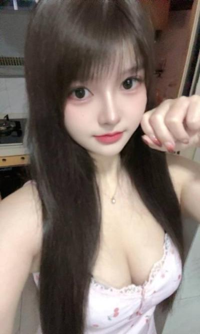 龙岗纯欲大奶萌妹