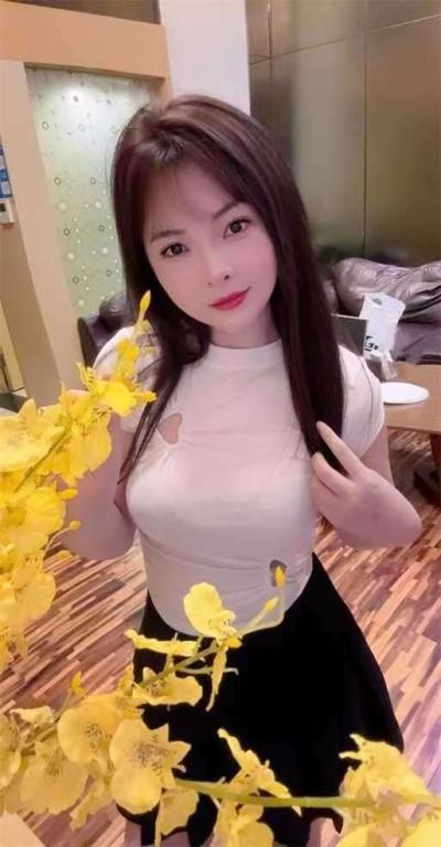 越秀风骚舌吻女神