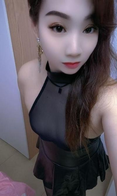 越秀轻熟黑丝少妇