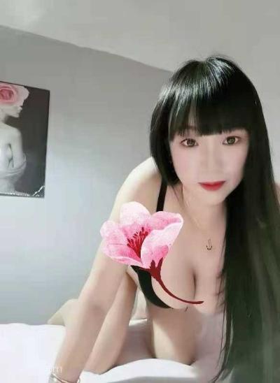 白云性感丰满辣妹服务-雪儿