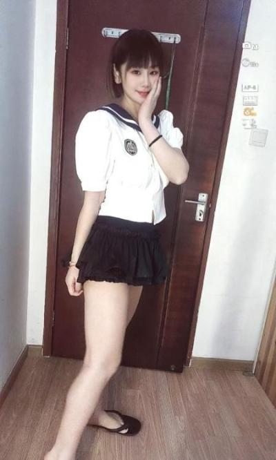 海珠乐莹低调美女
