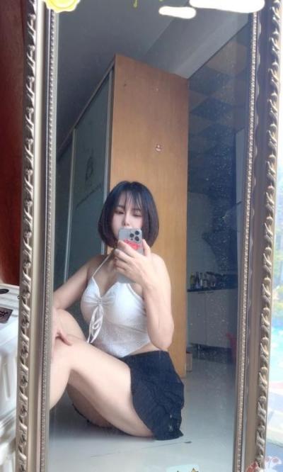 雨花短发御姐