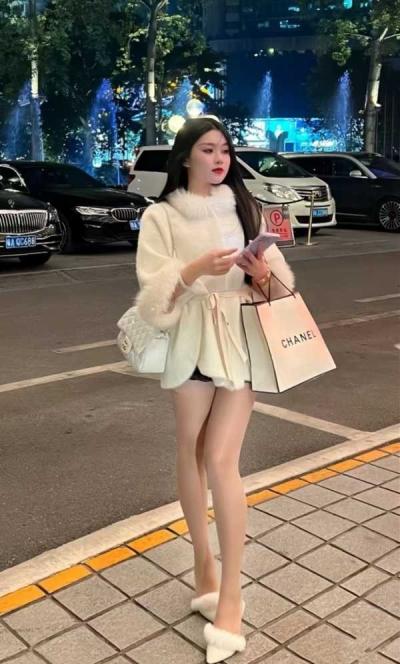 白云清纯甜美少女兼职-婷儿