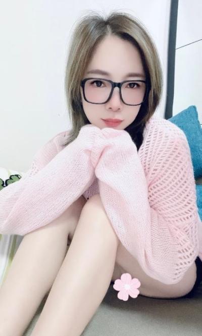 轻熟眼镜姐姐