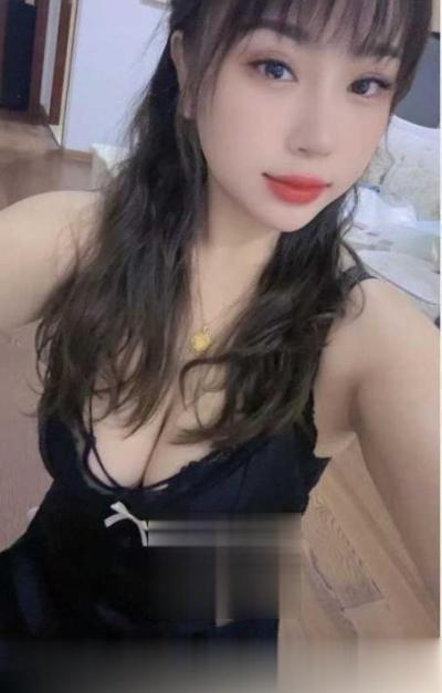 长发气质妹子身材丰满