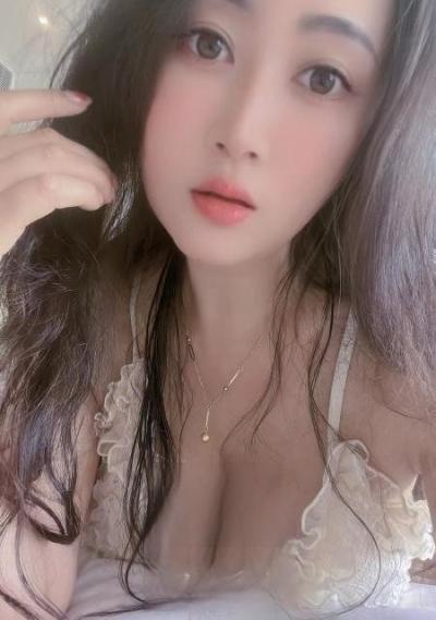 E杯大奶小雯雯