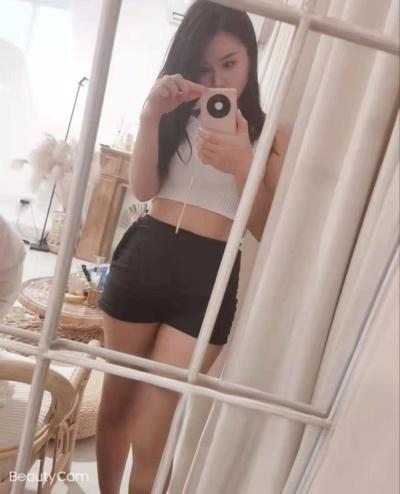 乌市大胸美女